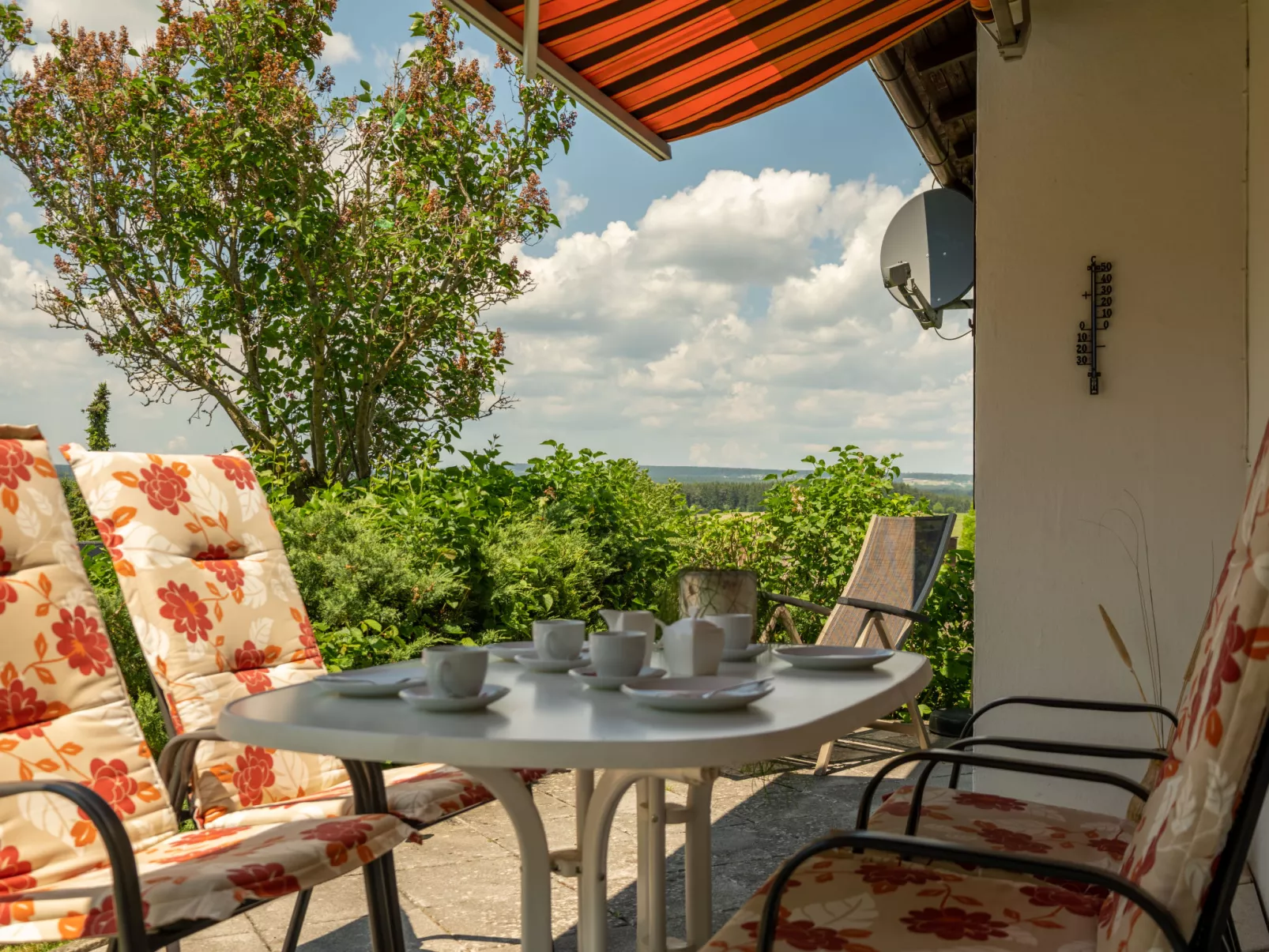 Schöne Aussicht-Outside