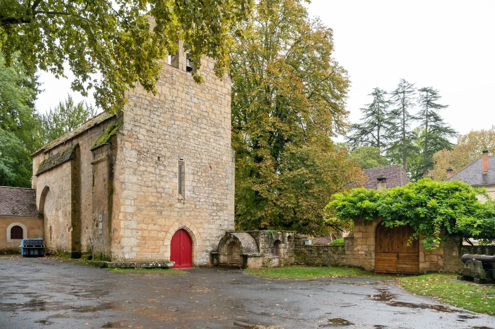 Le Moustier-Extérieur été