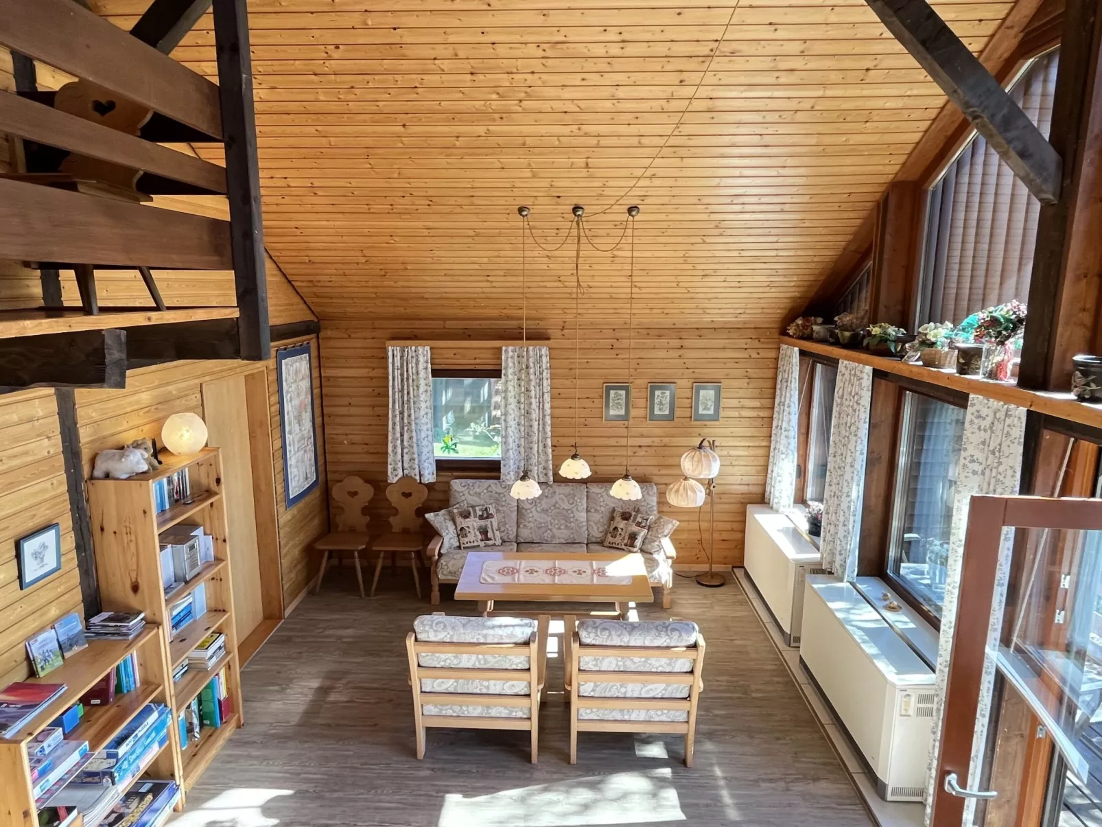 Rechbergblick (BEU302)-Inside