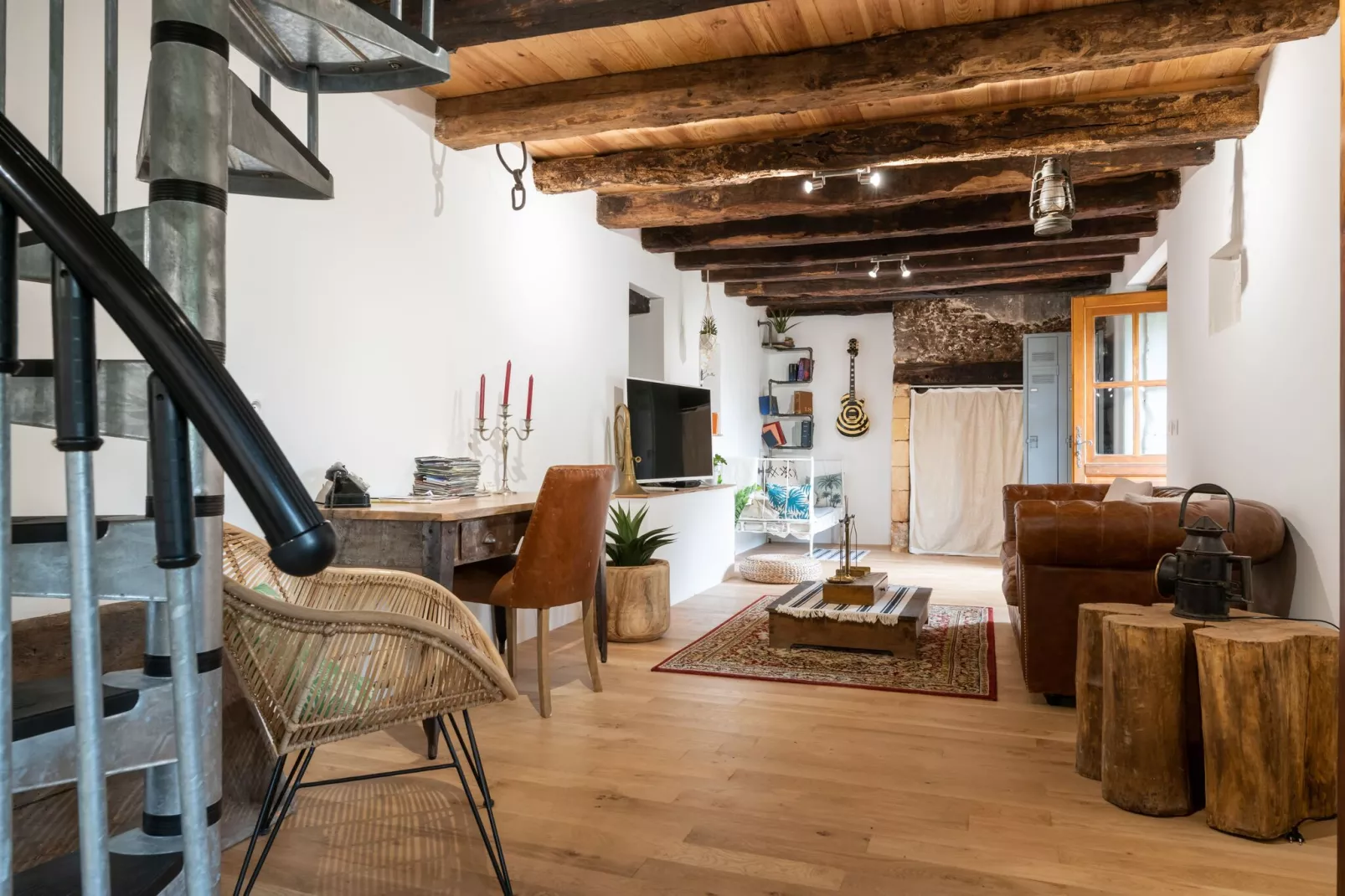 Le Moustier-Salon