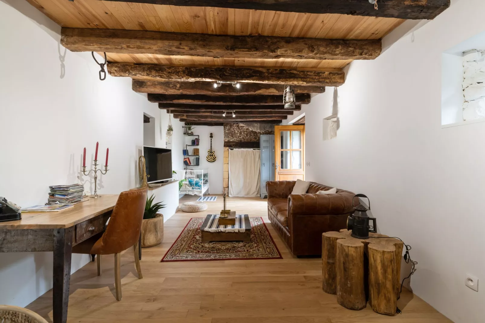 Le Moustier-Salon