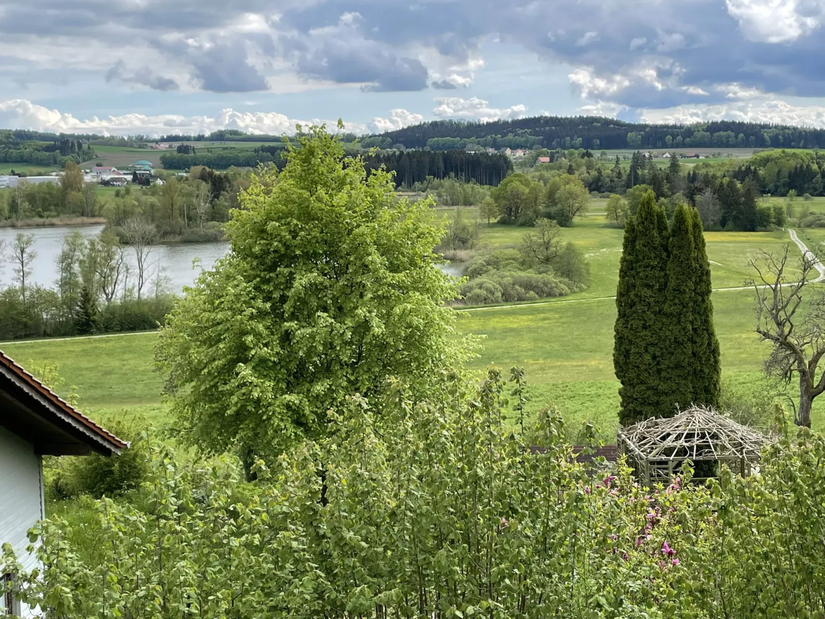 Alpenblick-Outside