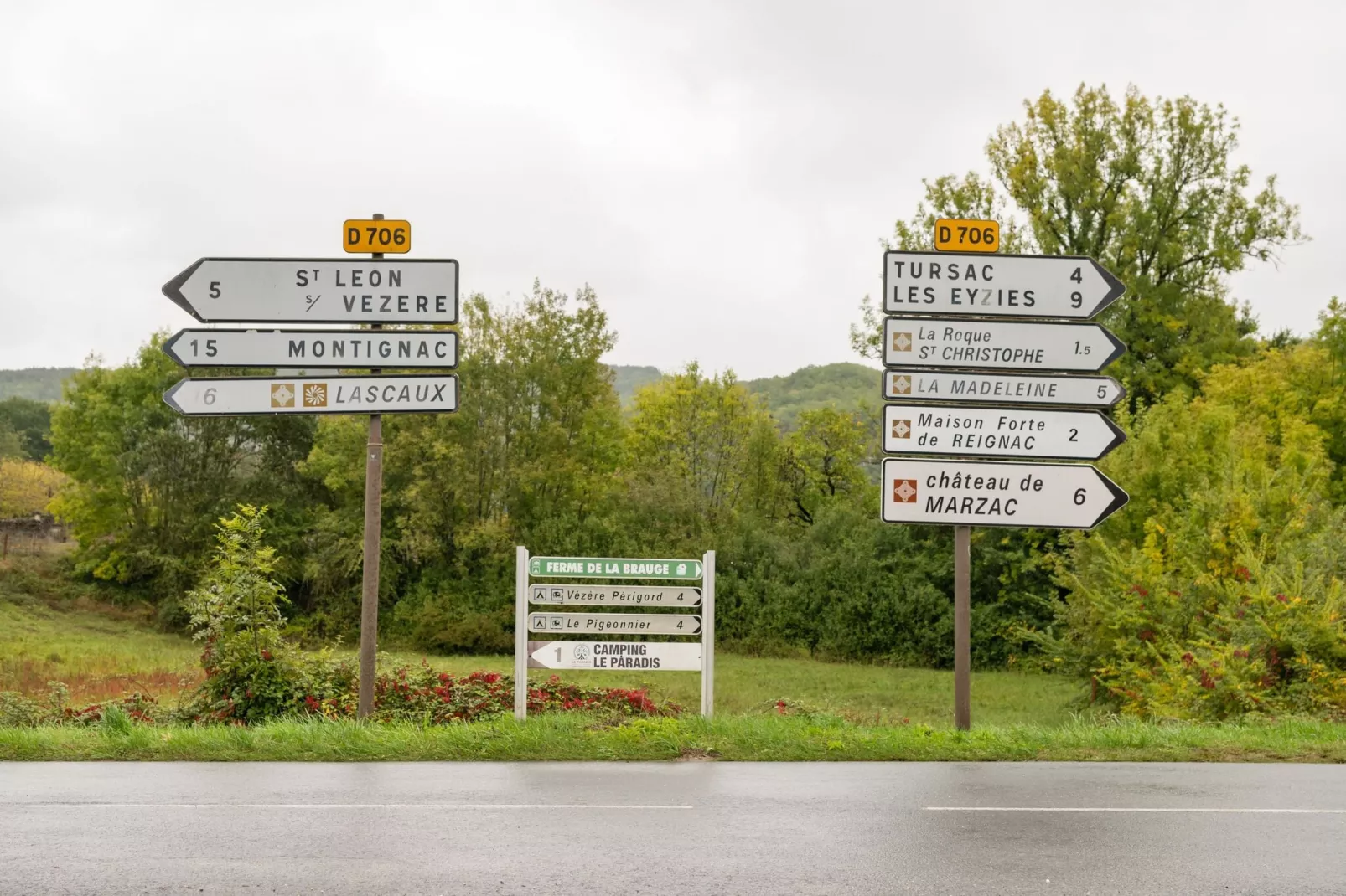 Le Moustier-Zones d'été à 1 km