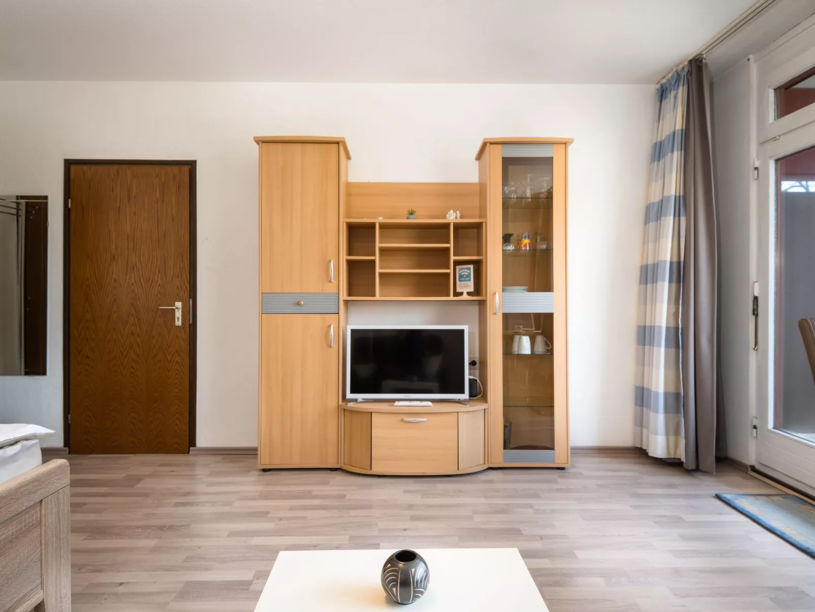 Flora (B306)-Inside