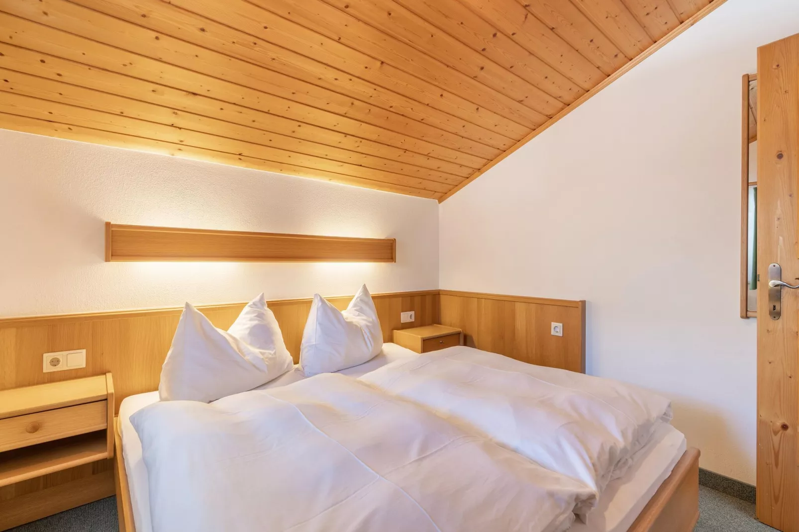 Apartment "Grasberge" - Apartment 4 - Balkon Nord-Bedroom