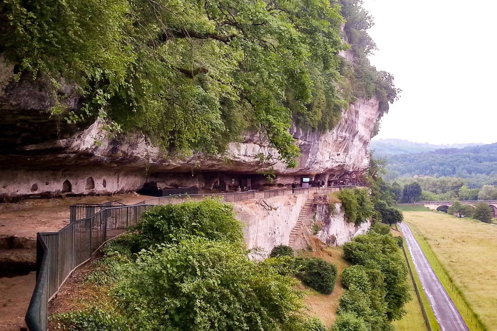 Le Moustier-Zones d'été à 5 km