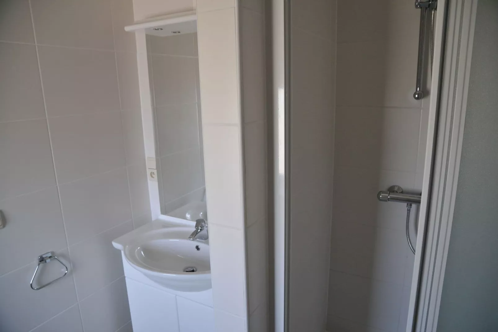 Chez Robert-Bathroom