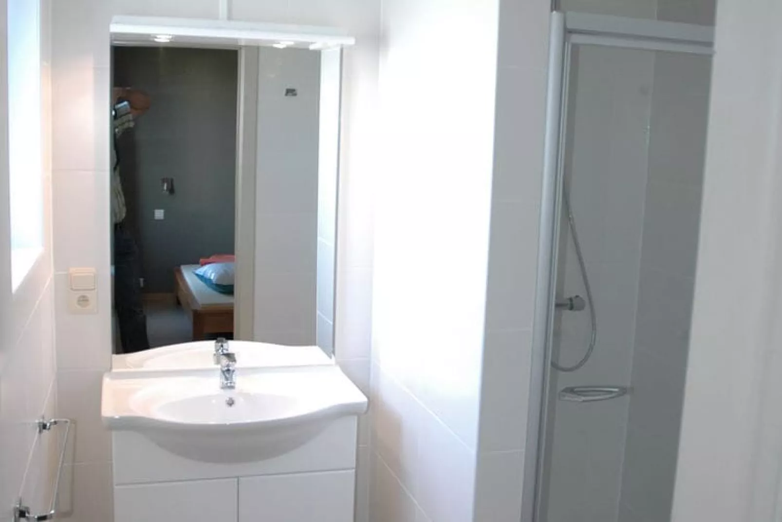 Chez Robert-Bathroom