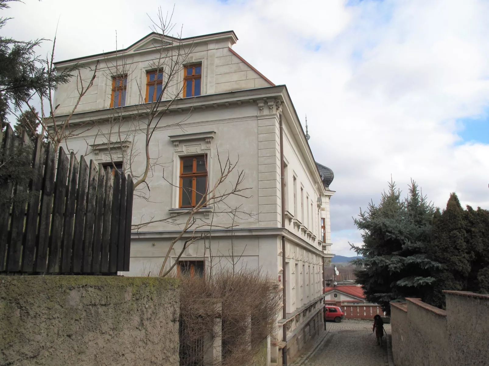 Krátká-Outside