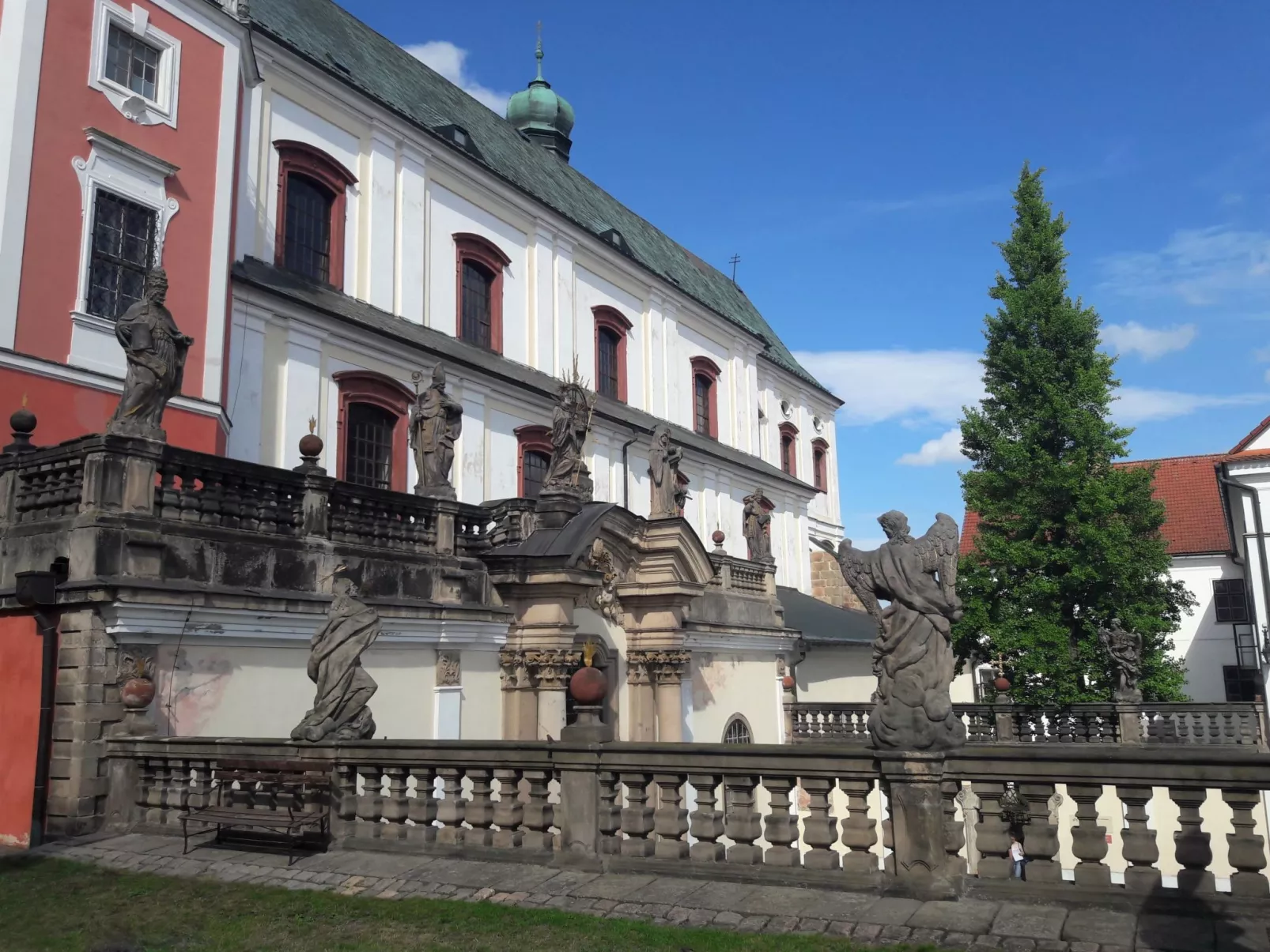 Krátká-Outside