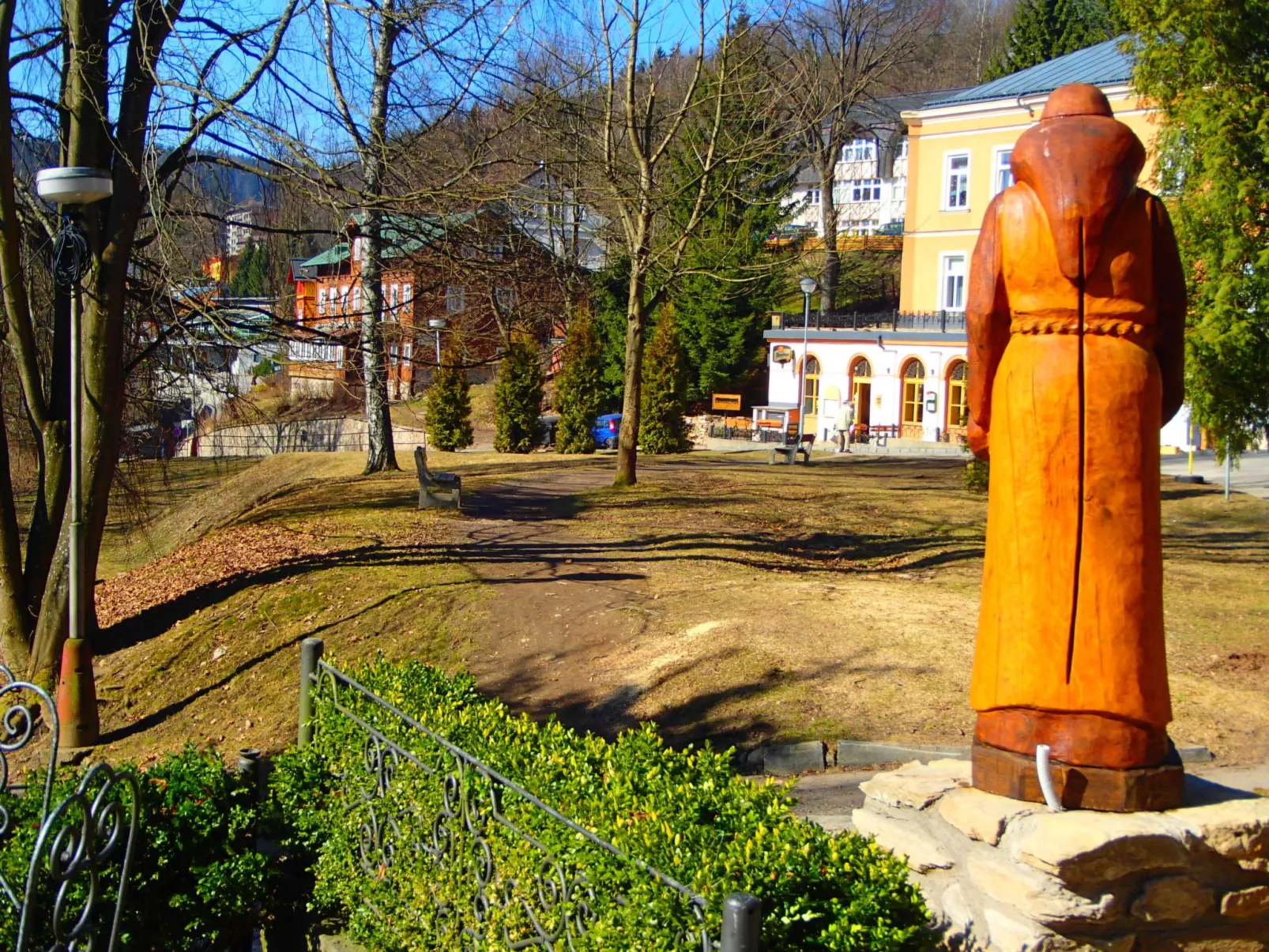 Stříbrný pramen-Outside