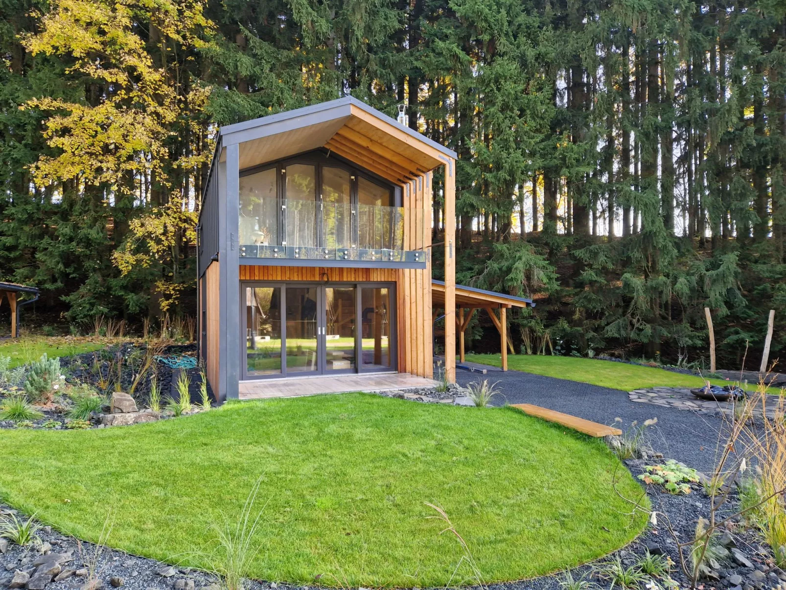 Luxe Timber Lodge & Relaxing Bath”-Outside
