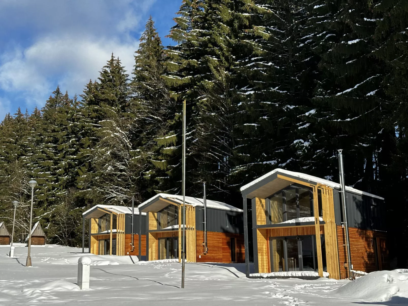 Luxe Timber Lodge & Relaxing Bath”-Outside