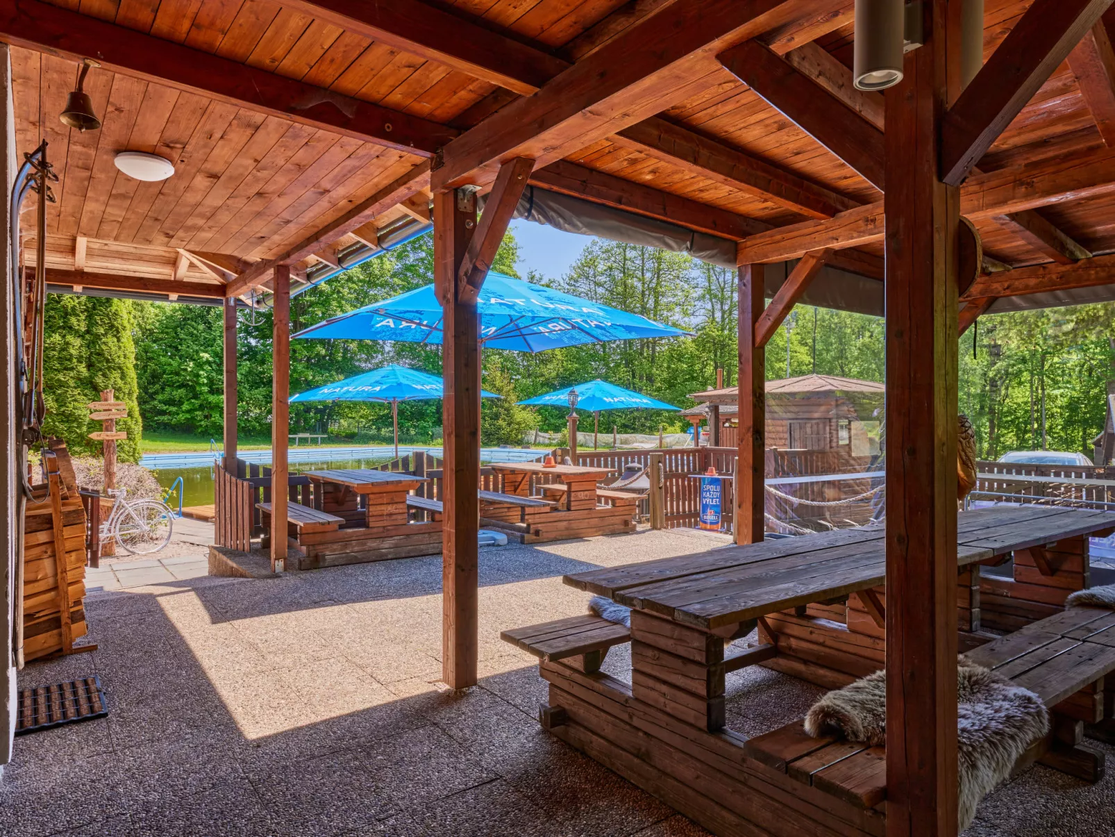 Luxe Timber Lodge & Pet Retreat-Inside