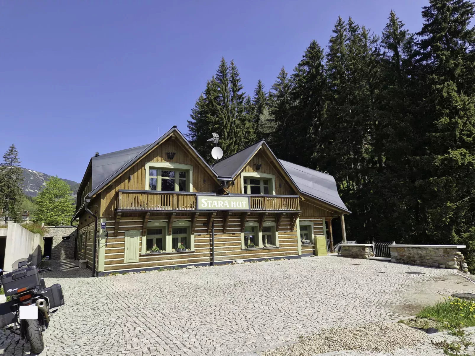 Stará Huť-Outside