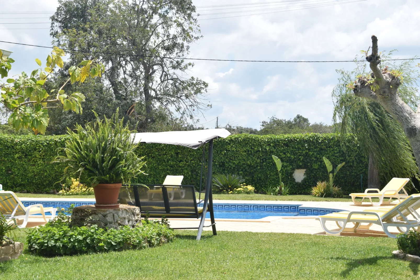 Vivenda Ferreiras-Pool