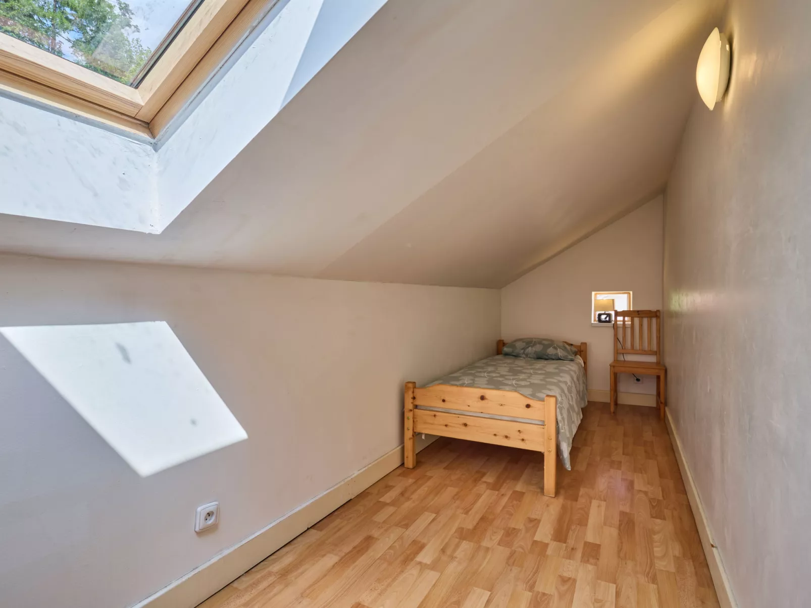 Hillside Lodge & Garden-Inside