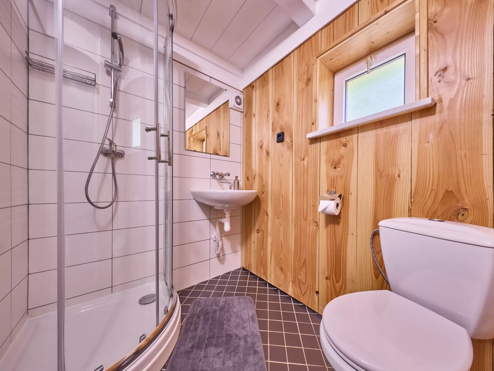 Hillside Lodge & Garden-Inside