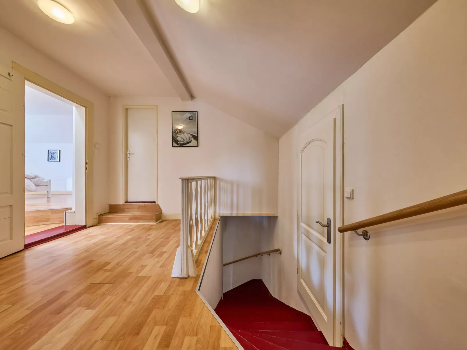 Hillside Lodge & Garden-Inside