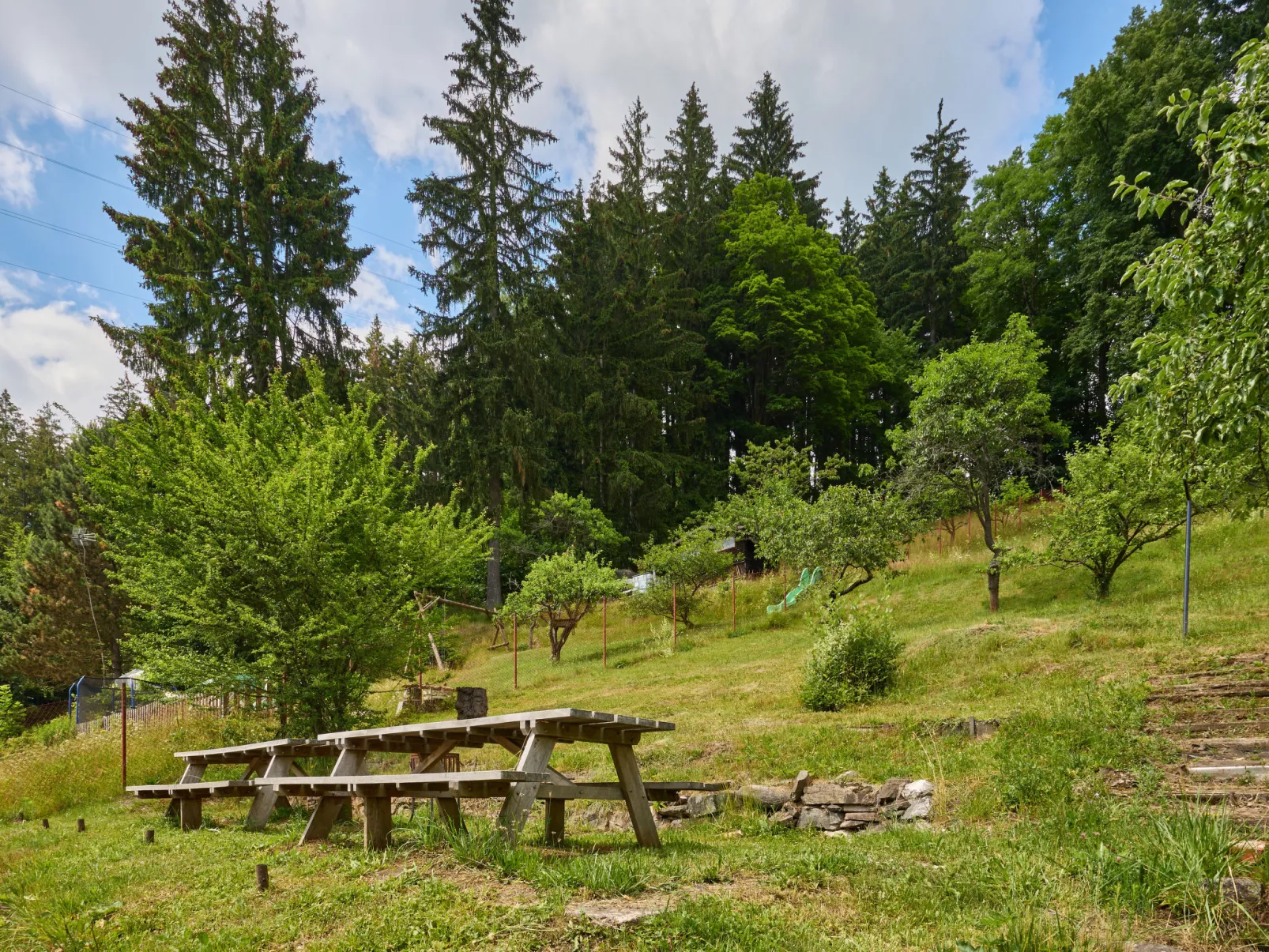 Hillside Lodge & Garden-Outside