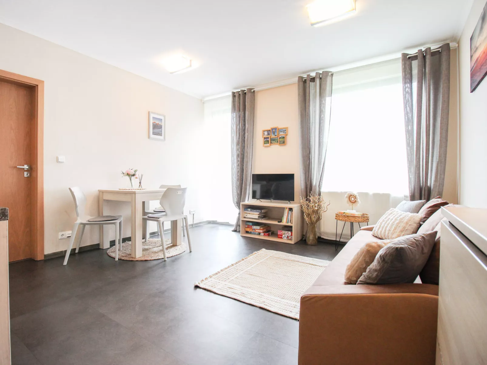 Resident Harrachov B-Inside