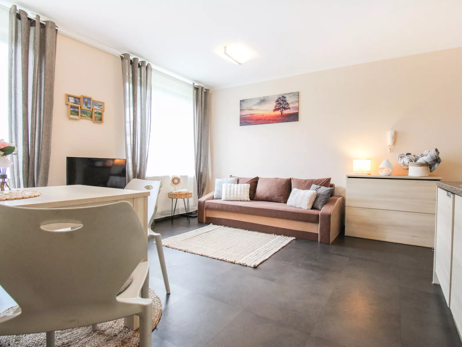 Resident Harrachov B-Inside