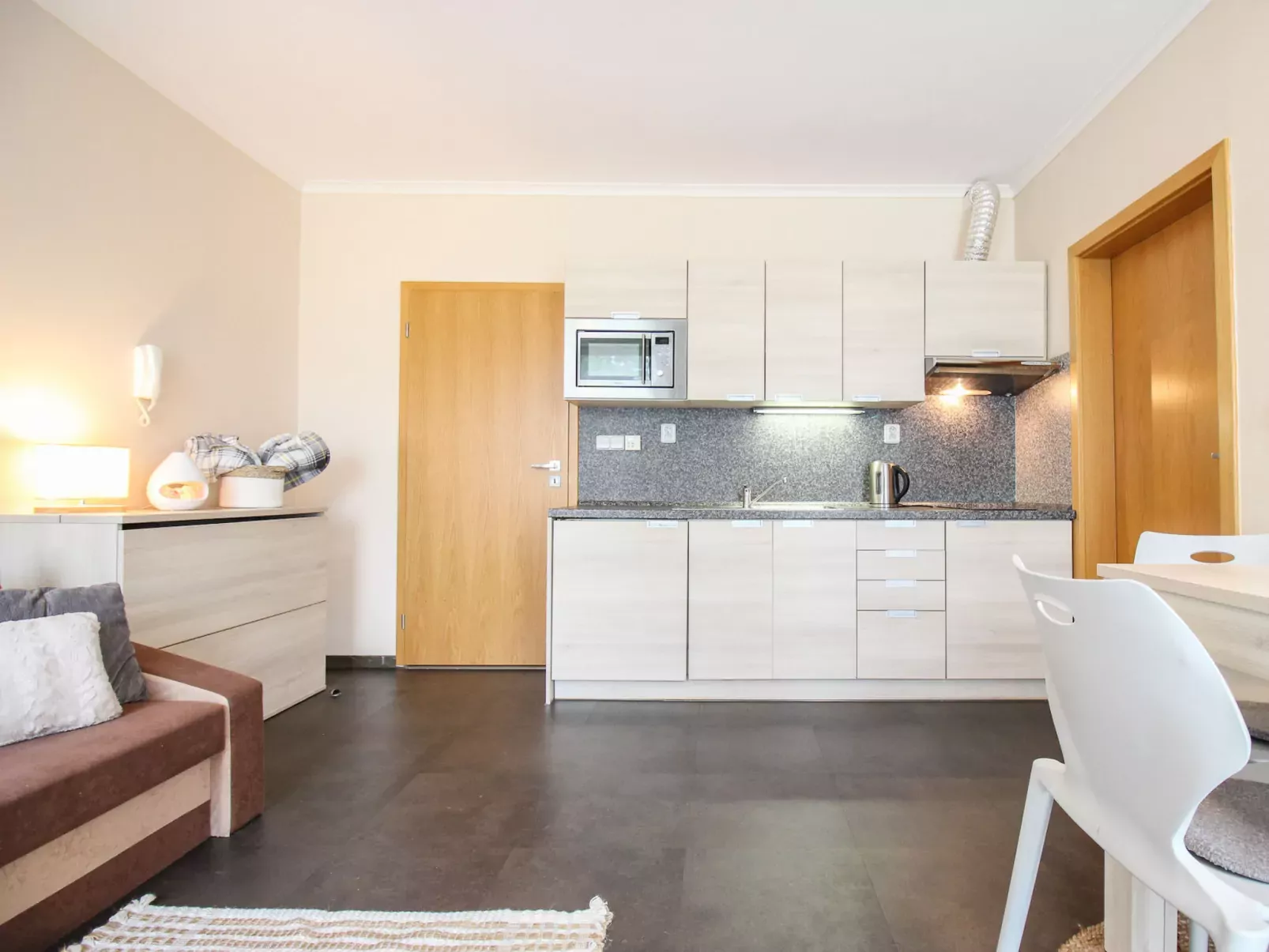 Resident Harrachov B-Inside