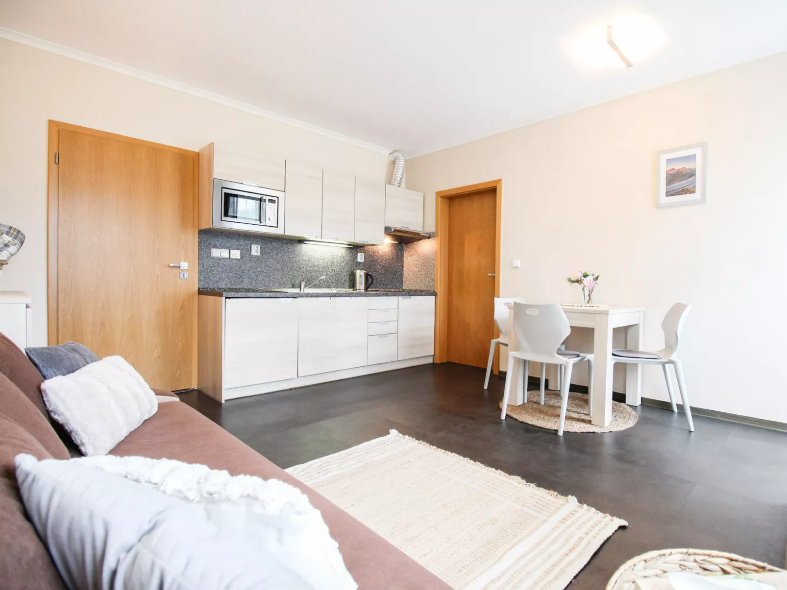 Resident Harrachov B-Inside