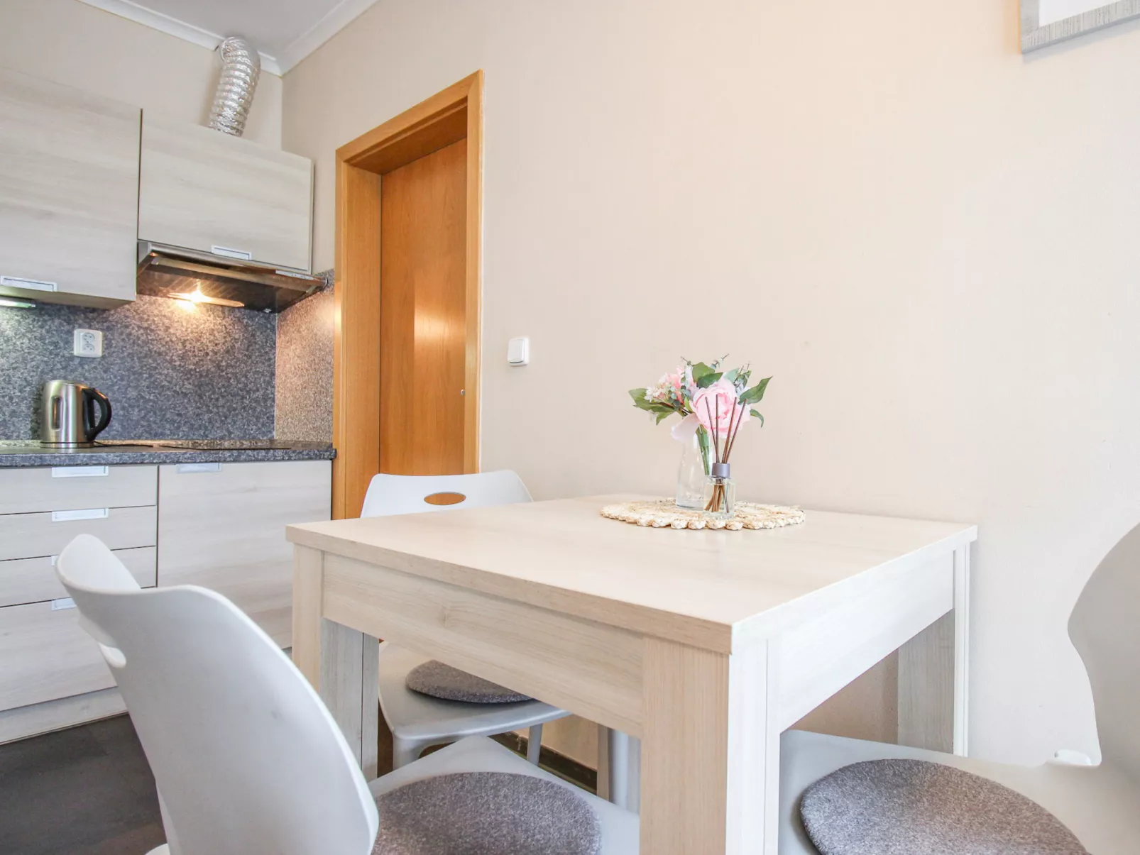 Resident Harrachov B-Inside