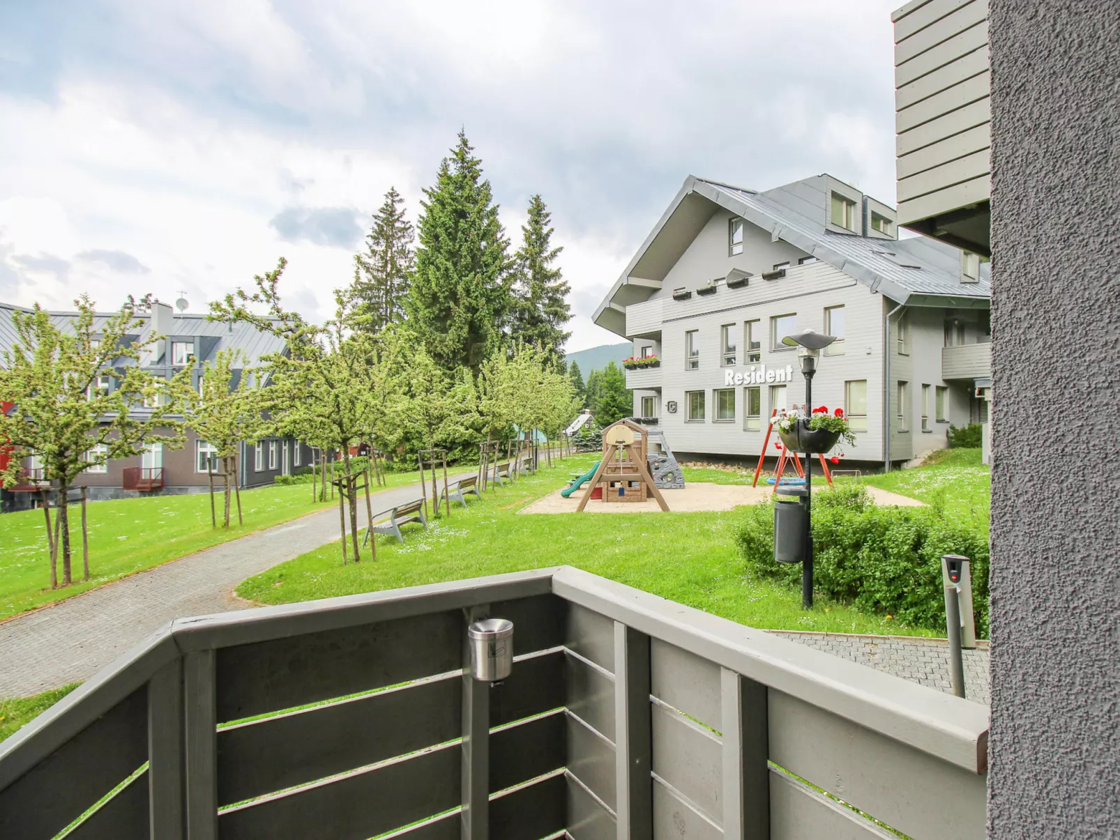 Resident Harrachov B-Outside