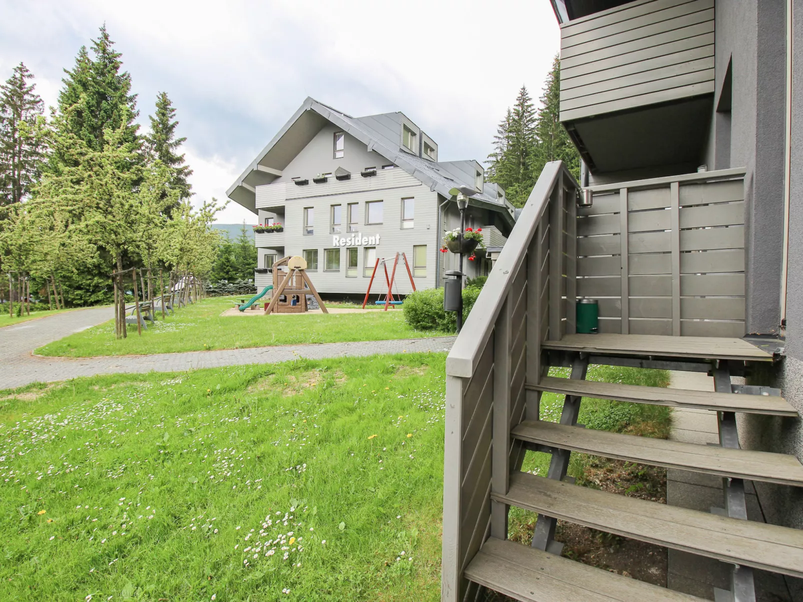 Resident Harrachov B-Outside
