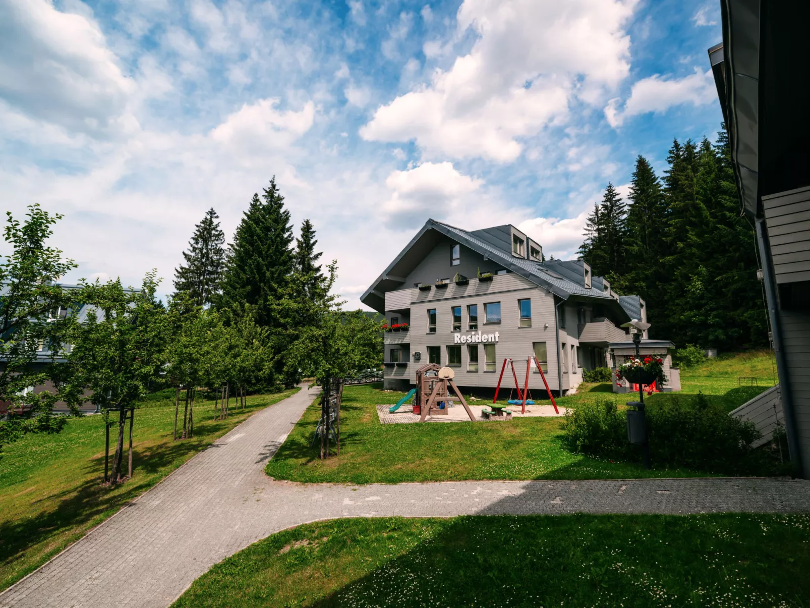 Harrachov Resident-Outside
