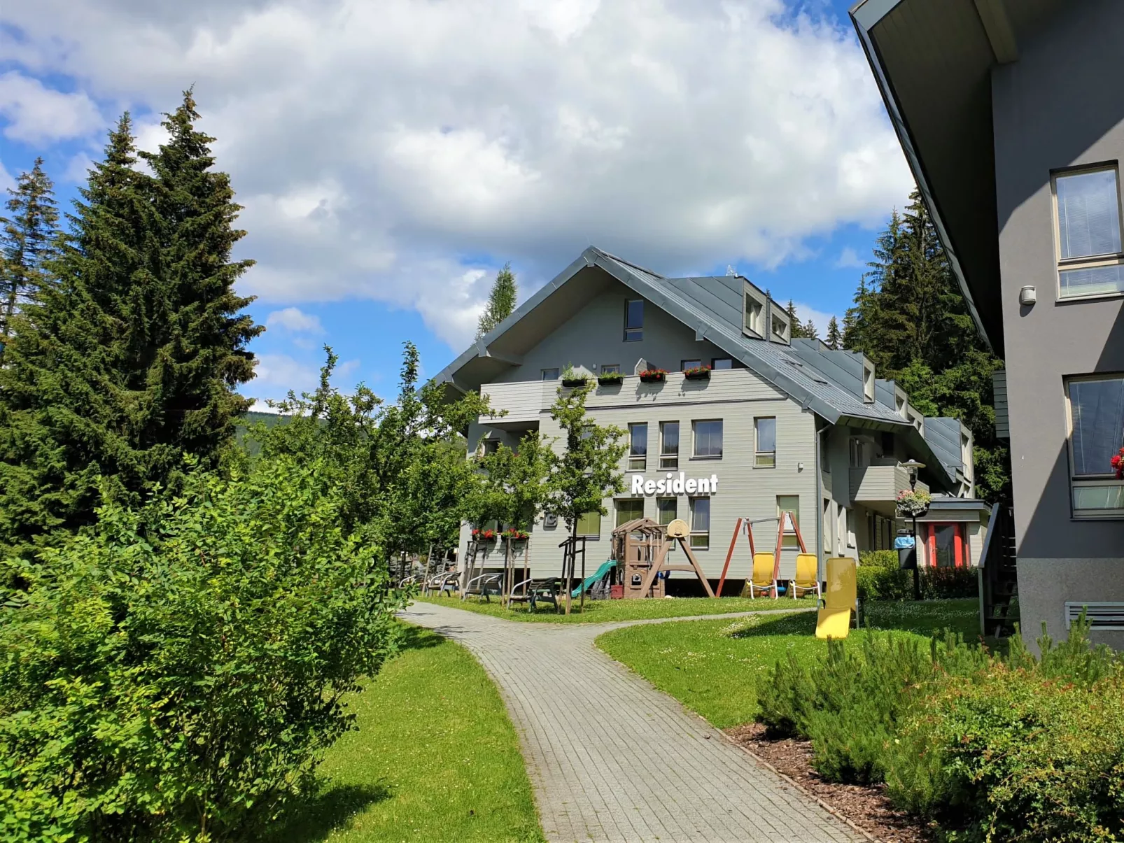 Harrachov Resident-Outside
