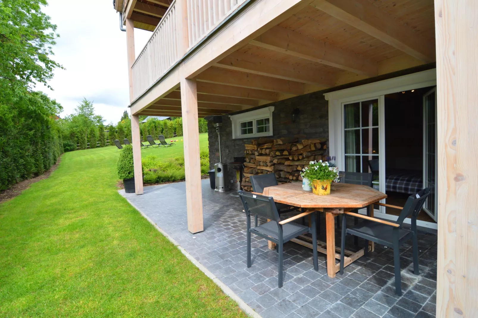 Chalet Du Soleil Grand Luxe-Terrace balcony