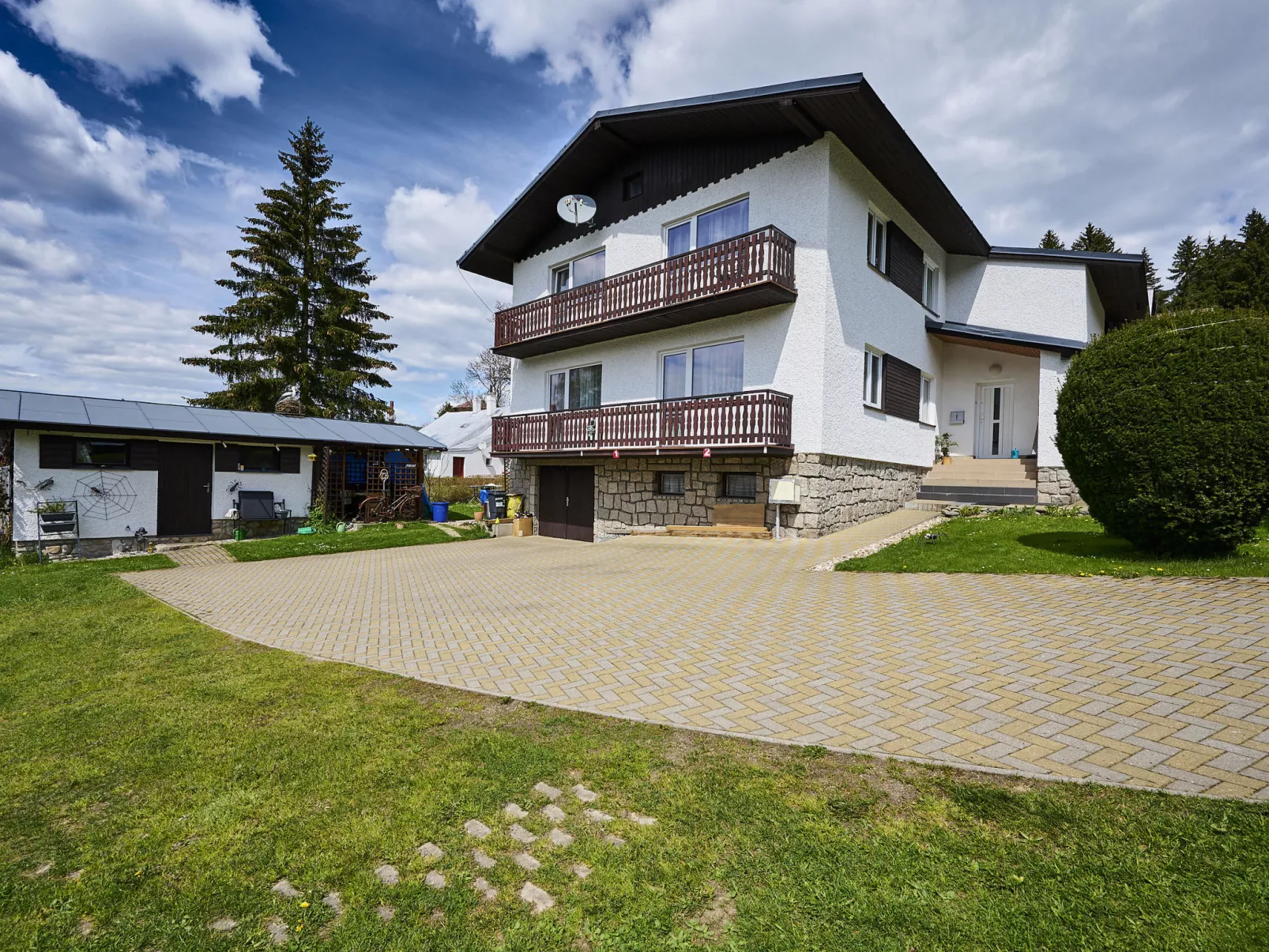 Nový Svět 417-Outside
