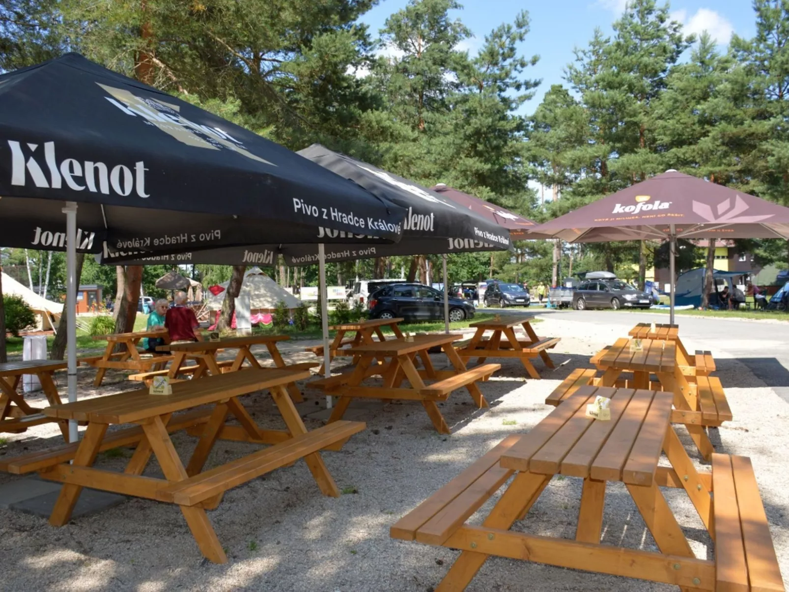 Kemp Stříbrný rybník-Drinnen