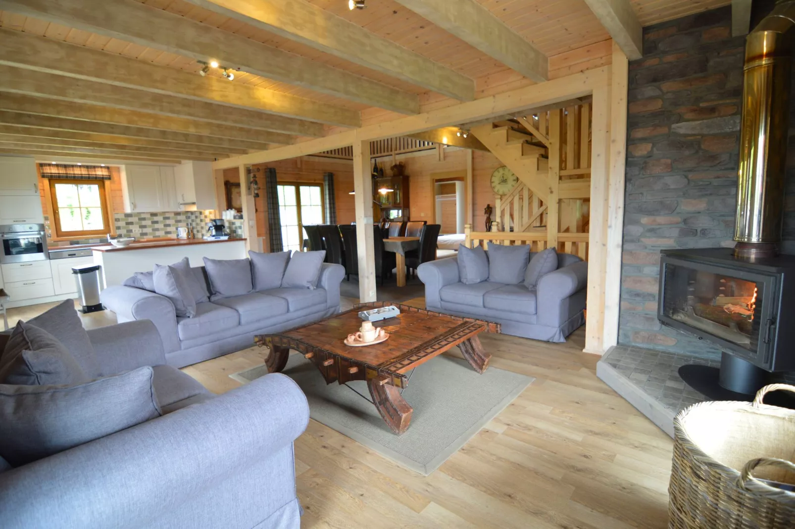 Chalet Du Soleil Grand Luxe-Living room