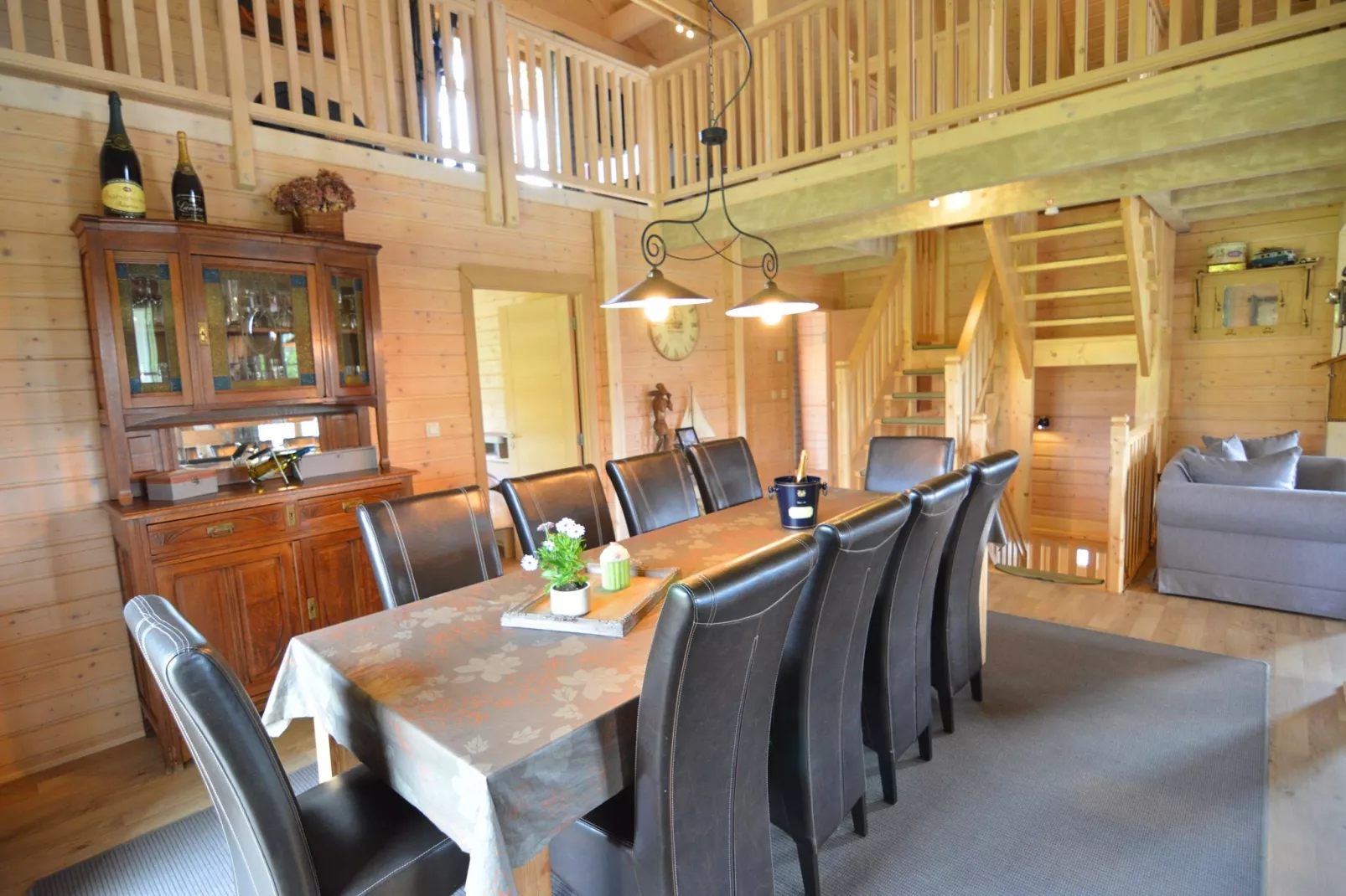 Chalet Du Soleil Grand Luxe-Dining room