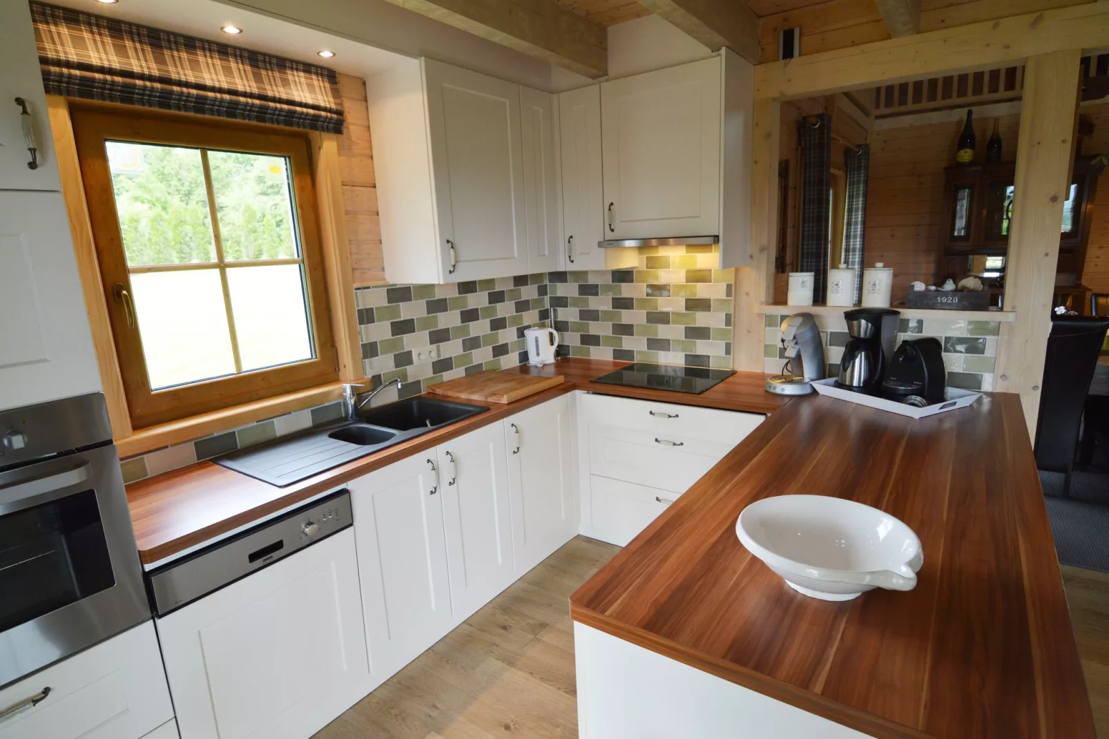 Chalet Du Soleil Grand Luxe-Kitchen