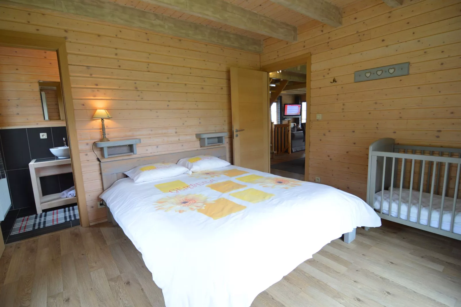 Chalet Du Soleil Grand Luxe-Bedroom