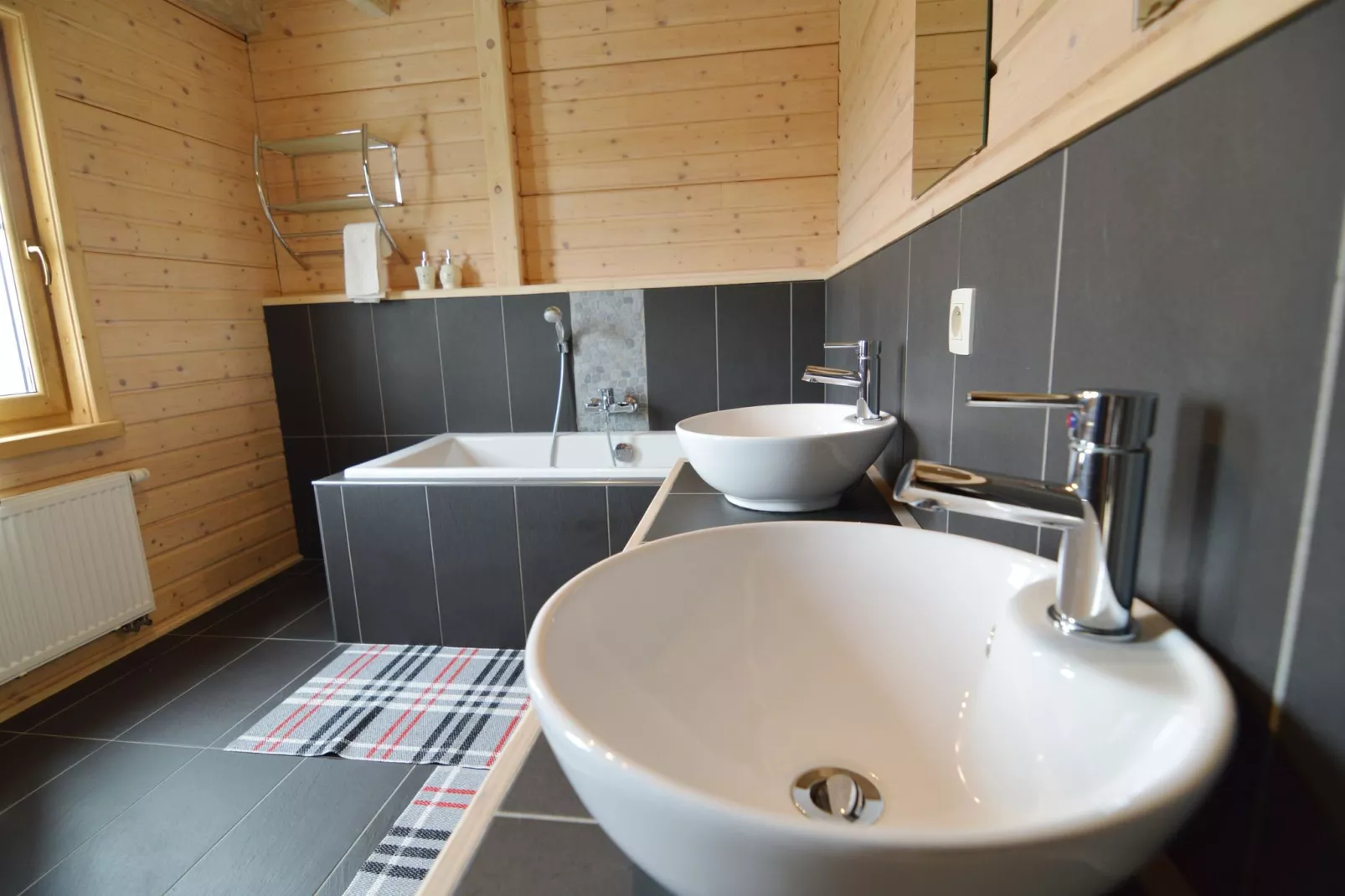 Chalet Du Soleil Grand Luxe-Bathroom