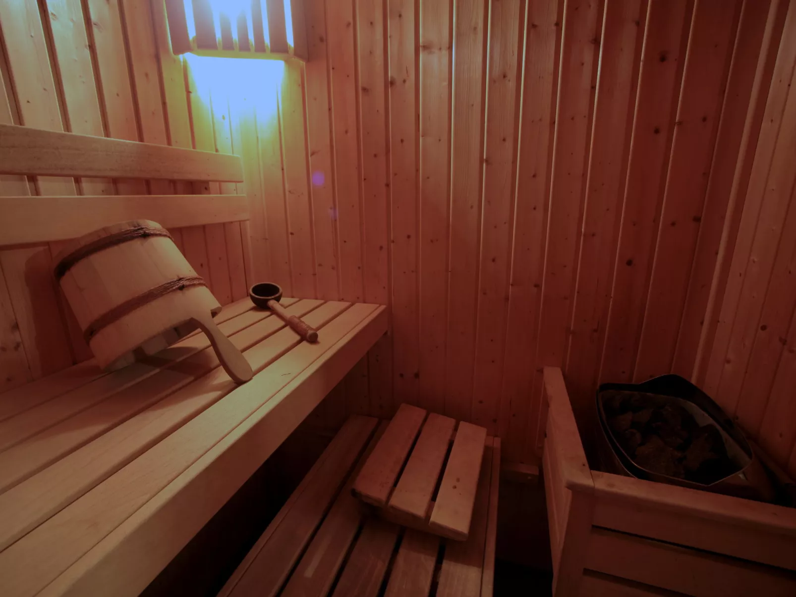 Mezná u Hřenska-Inside