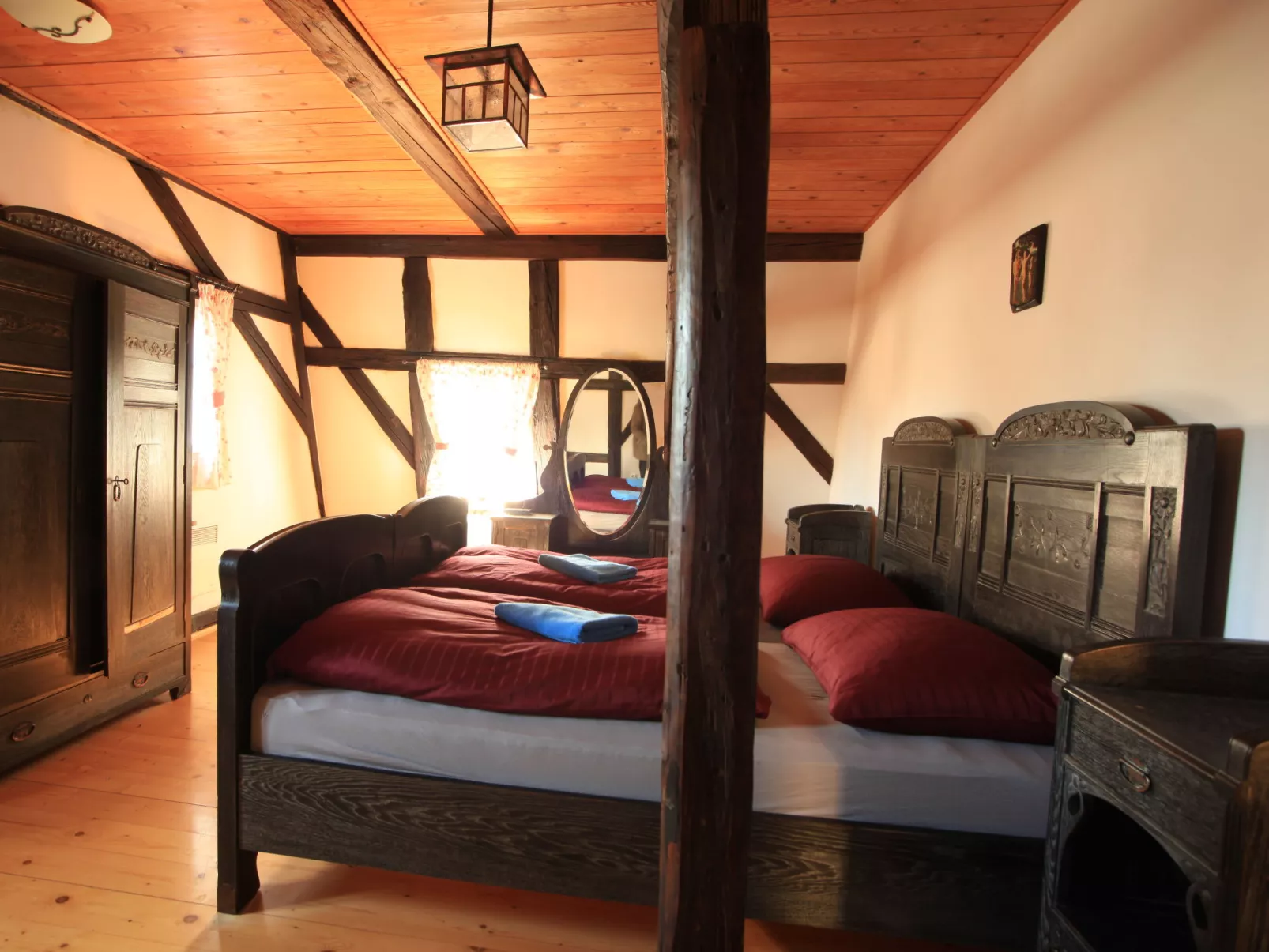 Mezná u Hřenska-Inside
