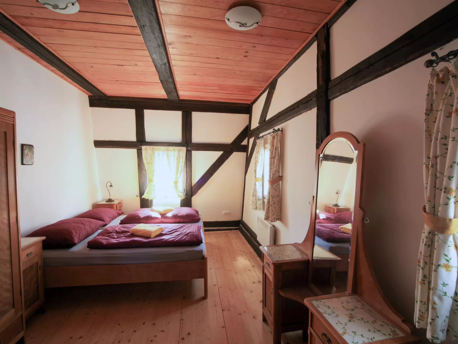 Mezná u Hřenska-Inside