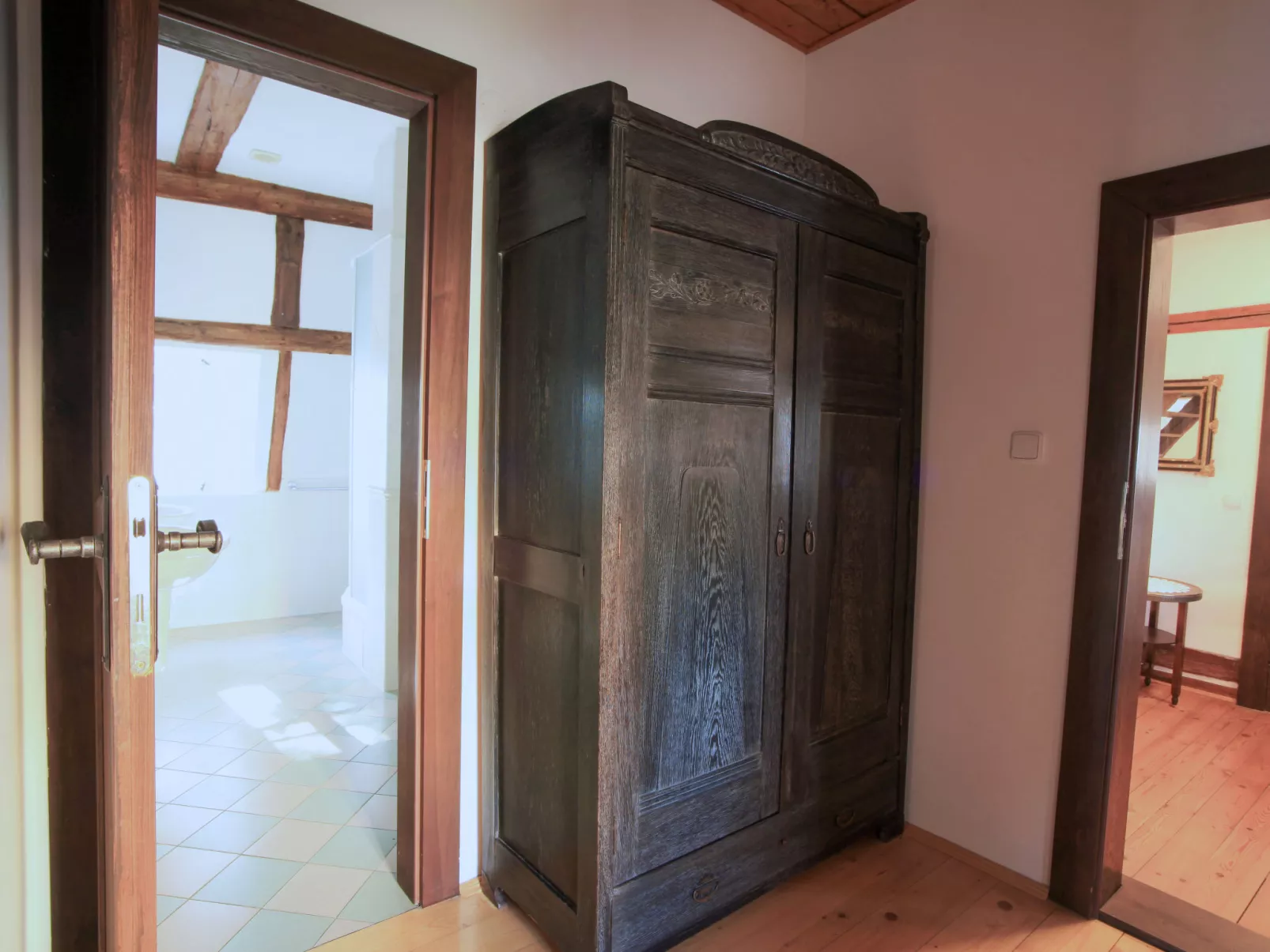 Mezná u Hřenska-Inside