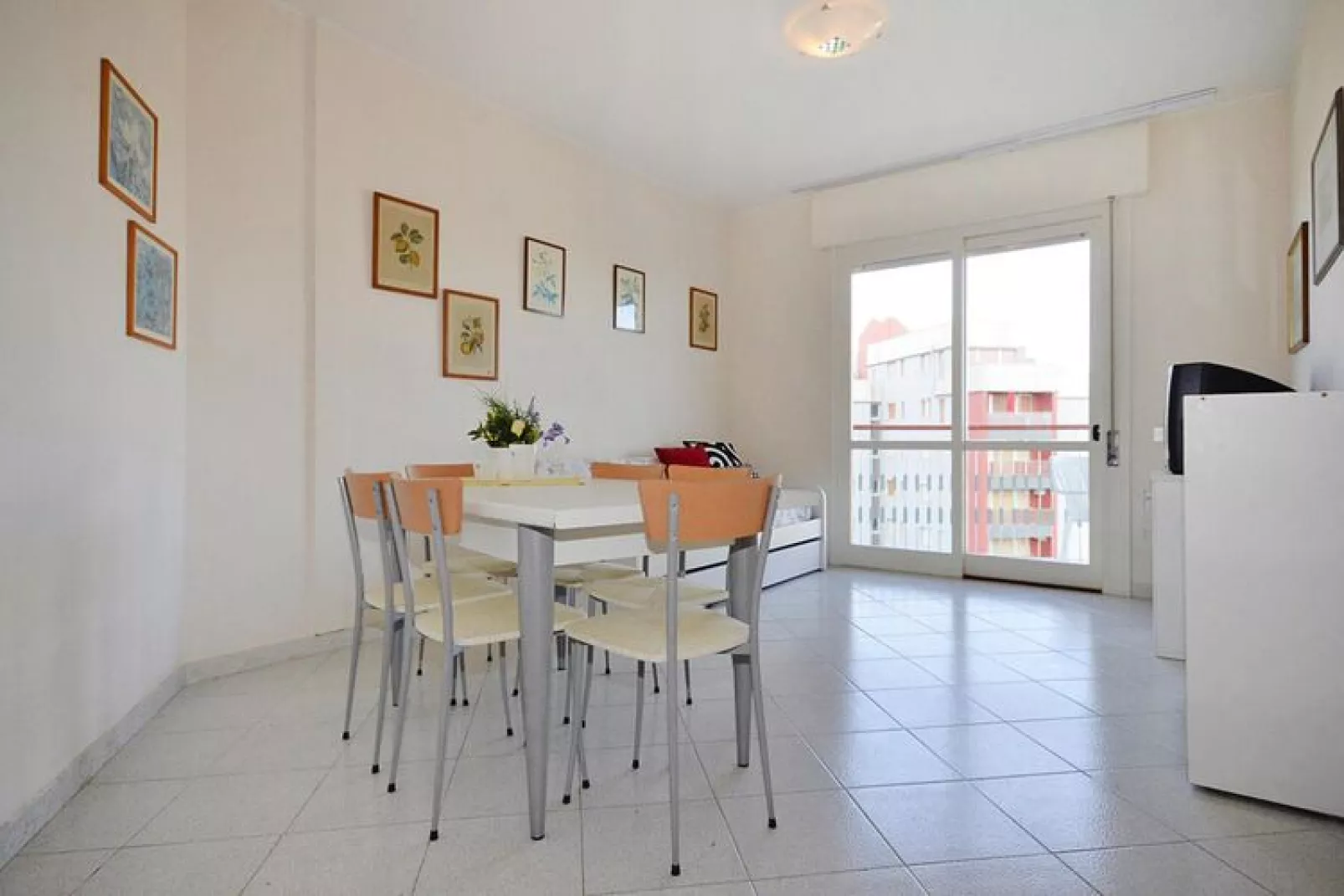 Residence Puerto do Sol Lignano-B1-5-Living room