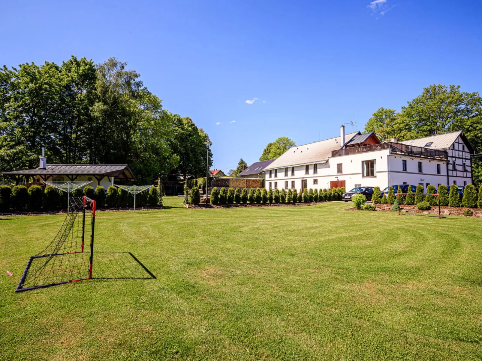 Arnoltice 11 Deluxe-Outside