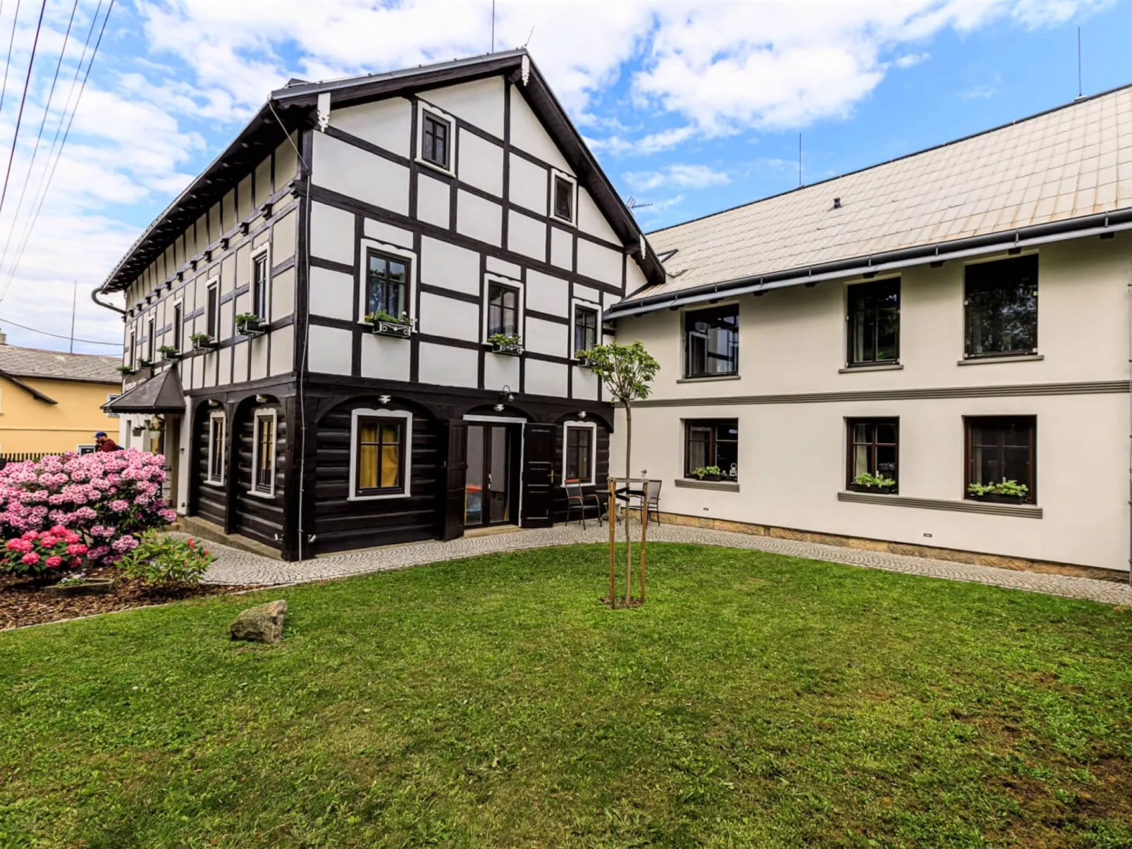 Arnoltice 1-Outside