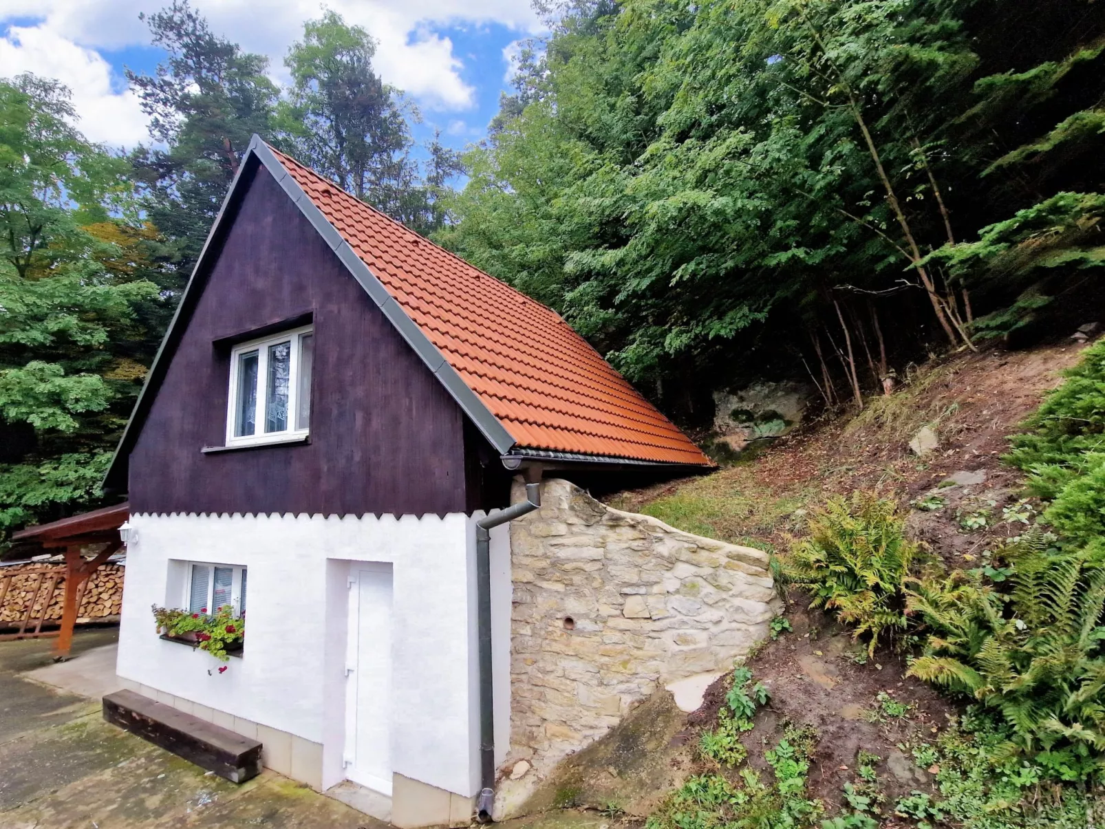 Zimořský domek-Draußen