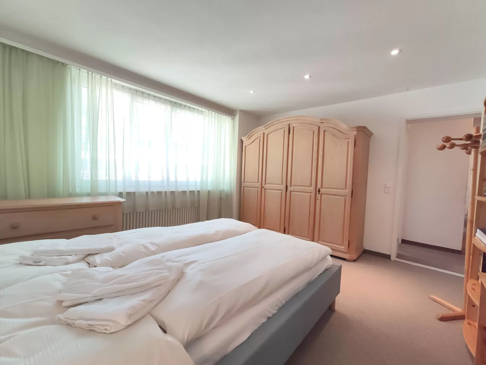 Regina Apt Golfblick-Inside